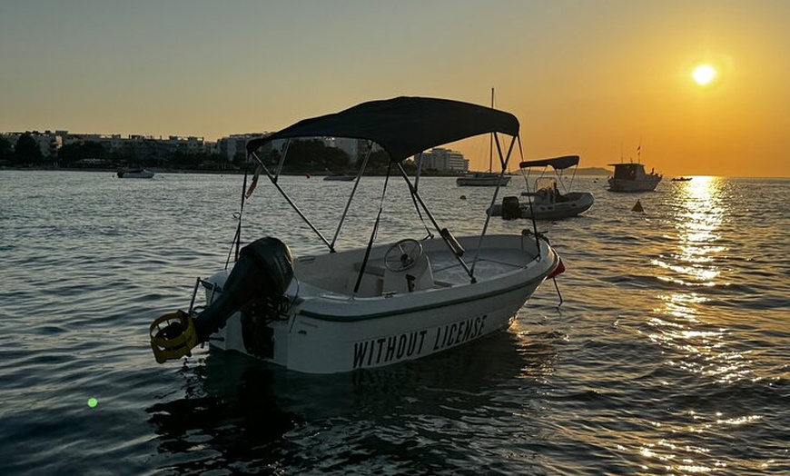 Image 3: Alquiler de Barcos sin Patrón en la Bahía de San Antonio