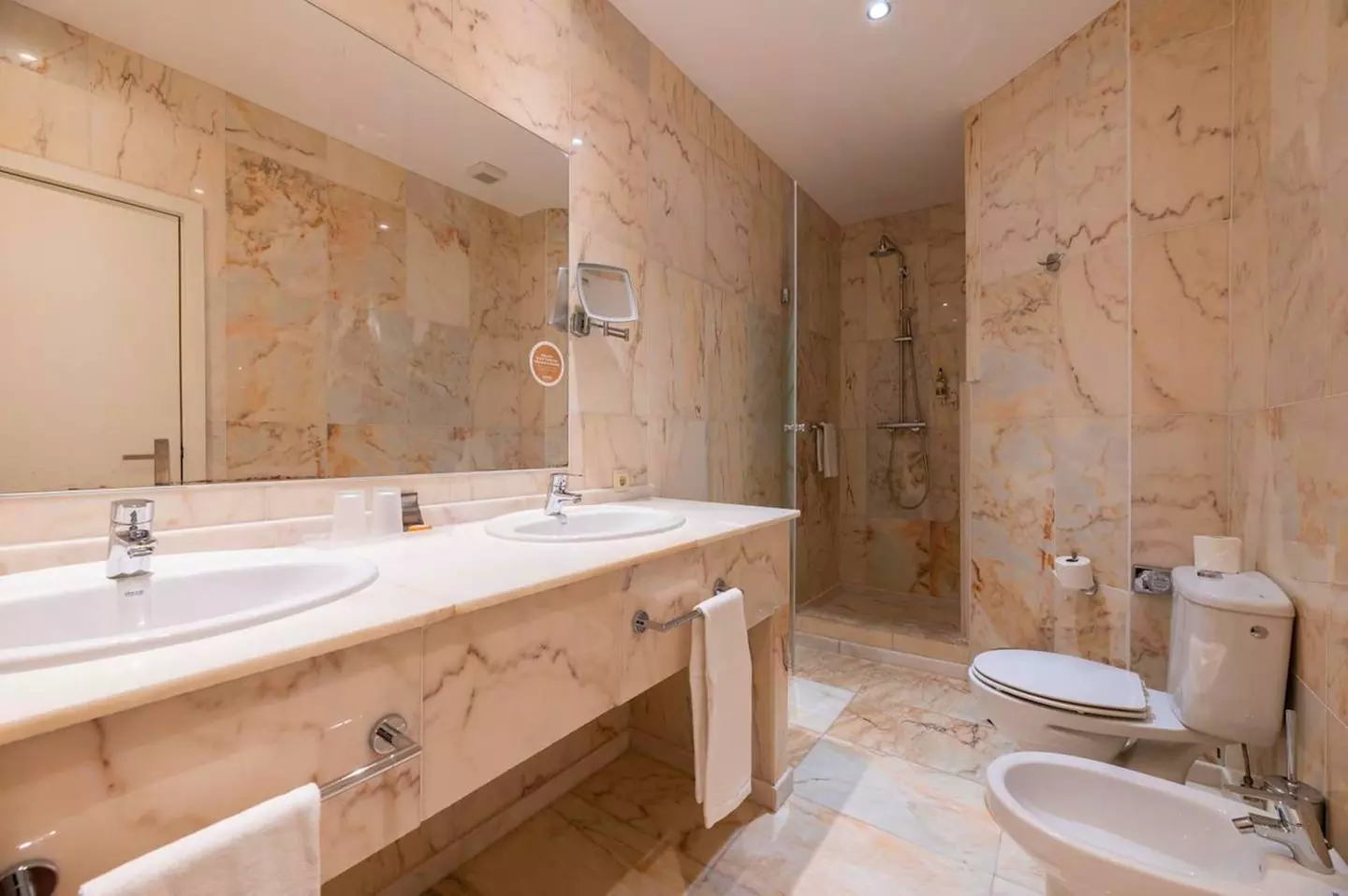 ✈ SPANIEN | Barcelona - Mariano Cubi Aparthotel Barcelona 4*, 2 Näc...