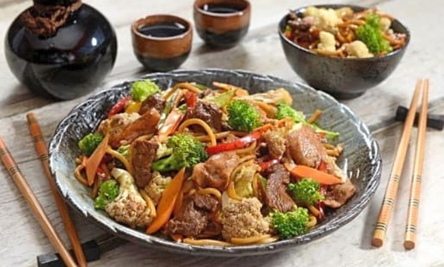 Image 4: 8% Cash Back at Asian Bistro