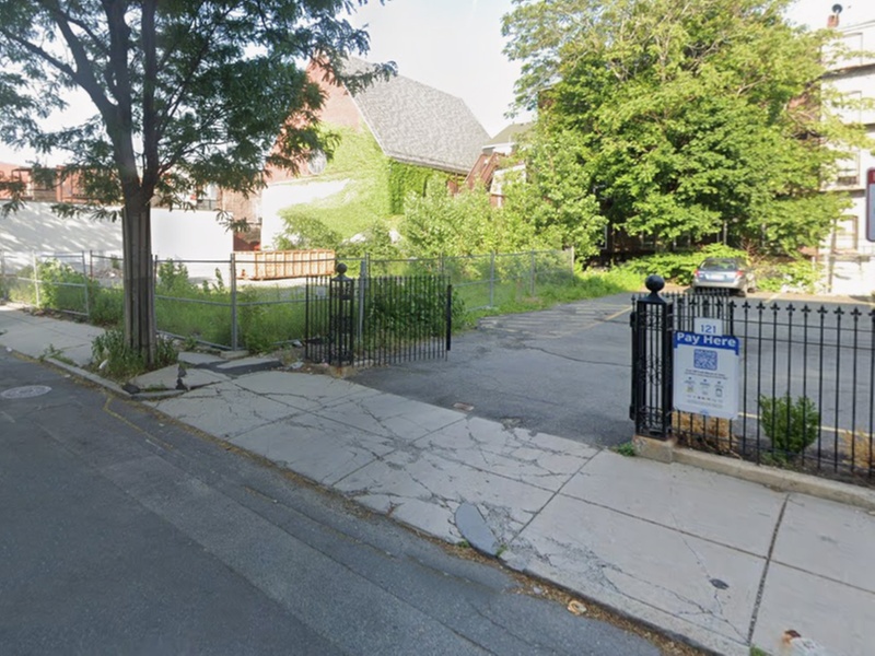 Parking at 121 Liverpool St. Lot