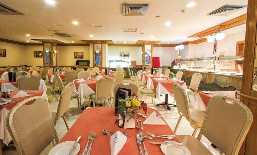 Image 9: ✈ MALTA | Qawra - Canifor Hotel 4* - Odkryty basen