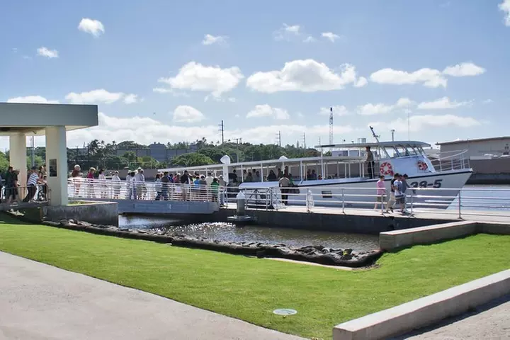 Pearl Harbor Official Deluxe Multimedia and VR Tour Combo