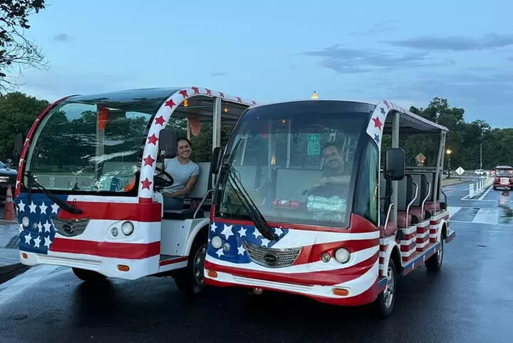 Washington DC Memorials Guided Small Group Minibus Tour