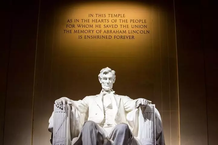 3-4 Hour Private DC City Moonlight Tour by Van