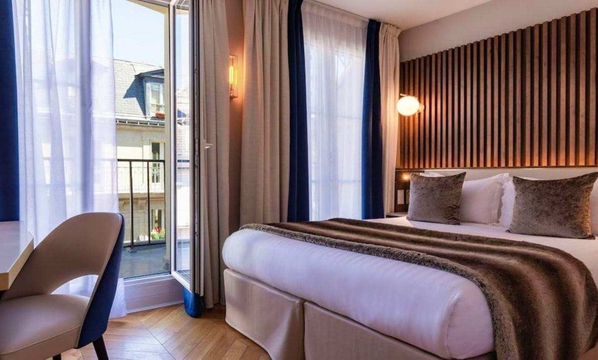 Image 2: ✈ FRANCE | Paris - Hôtel Lord Byron 4* - Centre ville