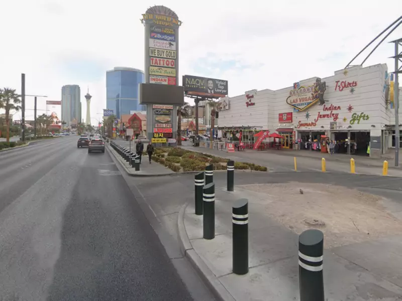 Parking at W Twain Lot B