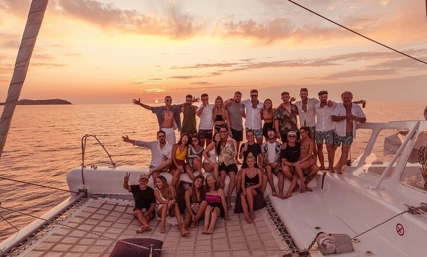 Image 6: Crucero en catamarán por Ibiza con bebidas ilimitadas y barbacoa