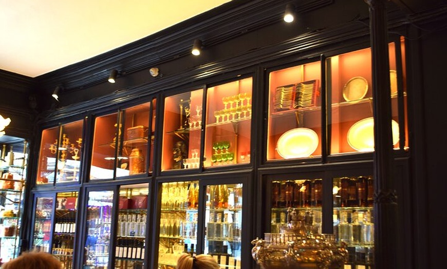 Image 9: Visita Guiada por Restaurantes Centenarios con Cena de Tapas