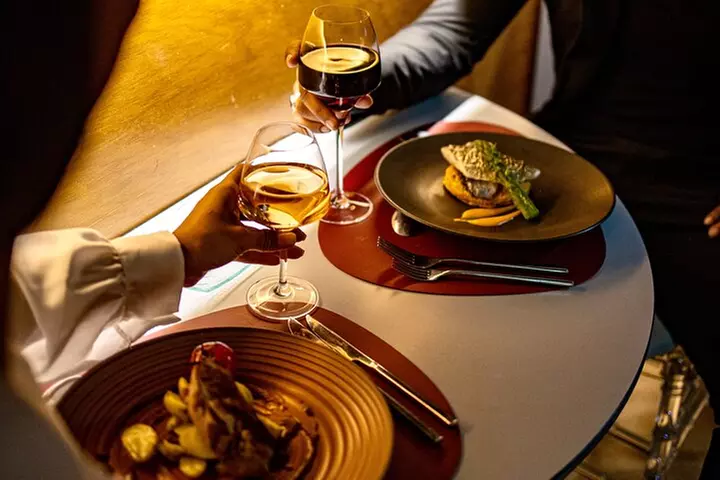Dîner croisière sur la Seine avec Rooftop et chanteur live
