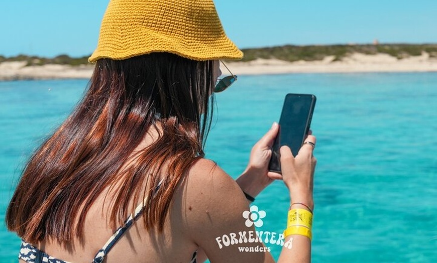 Image 28: Paseo en Catamarán a Vela con Formentera Wonders Todo Incluido