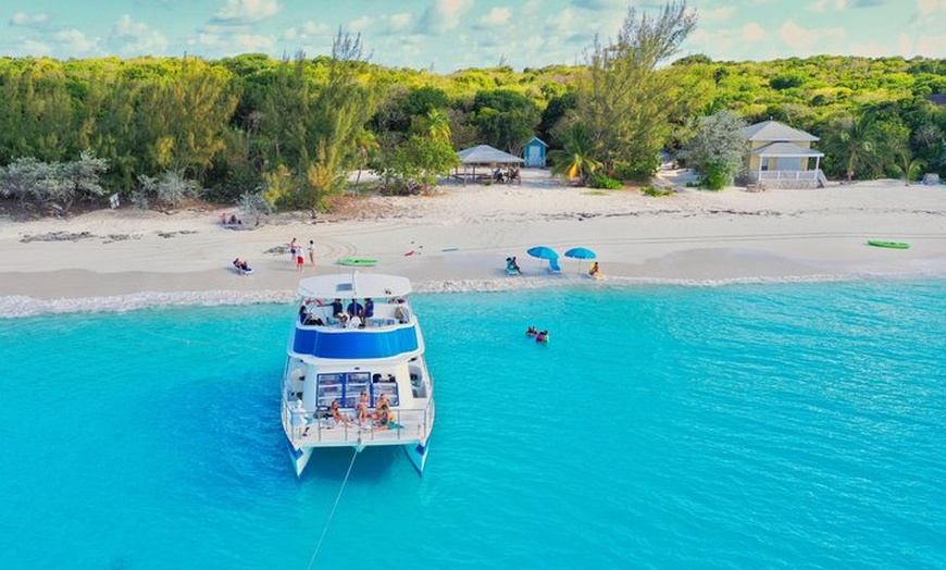 Image 2: Rose Island Snorkeling, Beach Day with Unlimited Rum Punch
