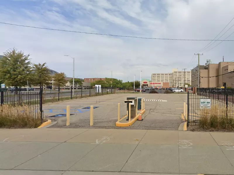 Parking at 208 E. Warren Ave. Lot