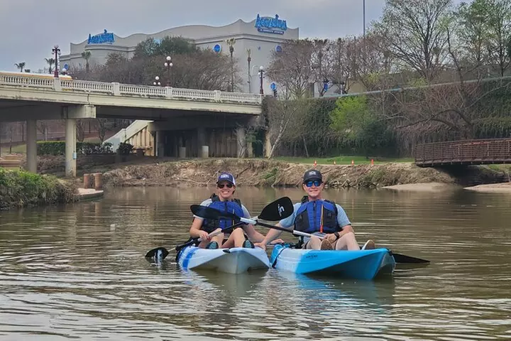 2-Hour Downtown Houston Skyline Paddleboard and Kayak Rentals