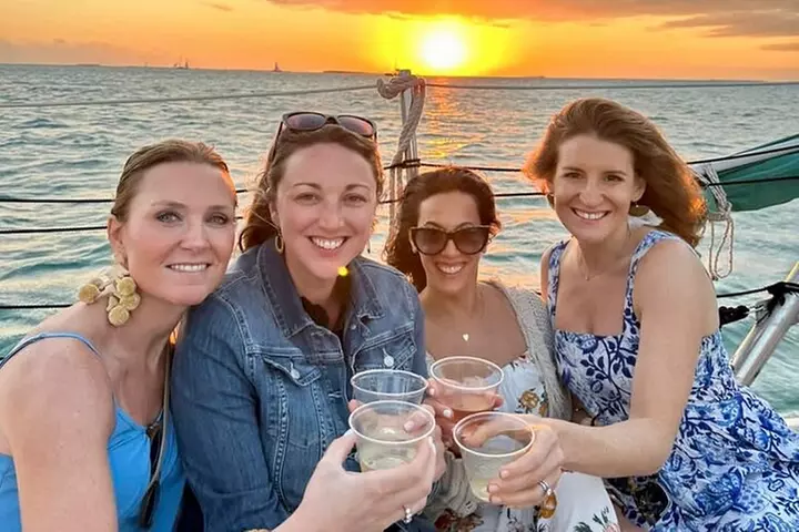 Key West Small-Group Sunset Sail with Wine and Hors d'oeuvres