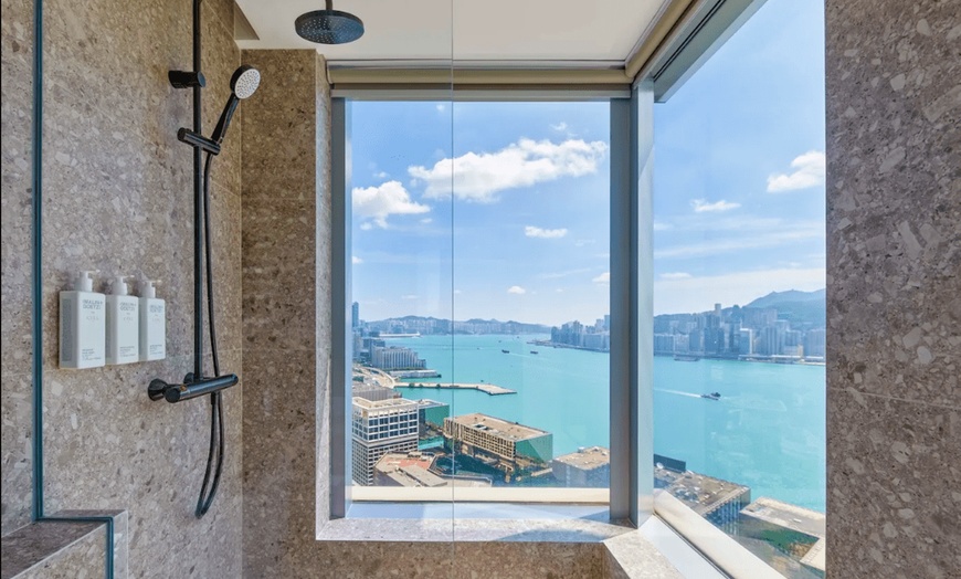 Image 8: ✈ HONG KONG - Mondrian Hong Kong avec excursion privée sur l'île de...