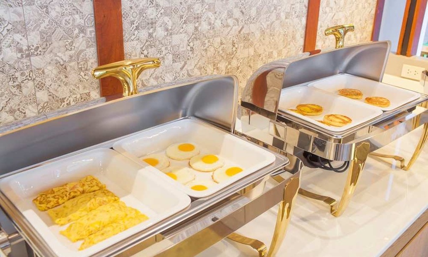 Image 30: ✈ MIDDEN VAN THAILAND | Bangkok - New Siam Palace Ville Hotel 3*, 5...