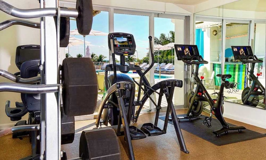 Image 9: ✈ FLORIDA | Miami - The Tony Hotel South Beach 4* - Piscina esterna