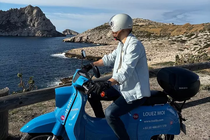 Découverte de Cassis et La Ciotat en scooter électrique - Primary Image