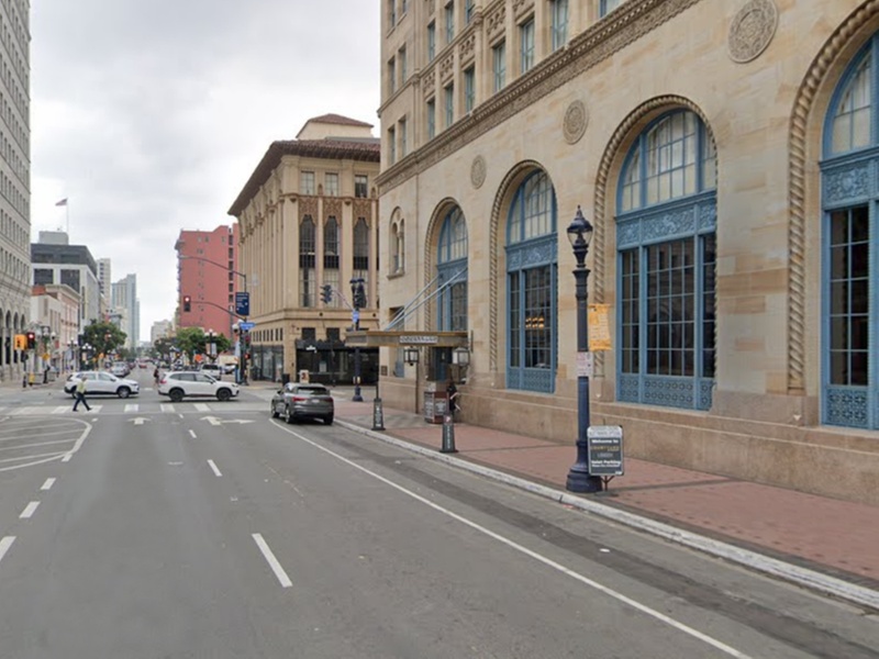 Parking at Courtyard Marriott Gaslamp - Valet Kiosk