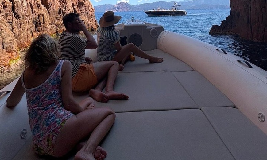 Image 16: excursion demi-journée /snorkeling calanques de piana-capo rosso