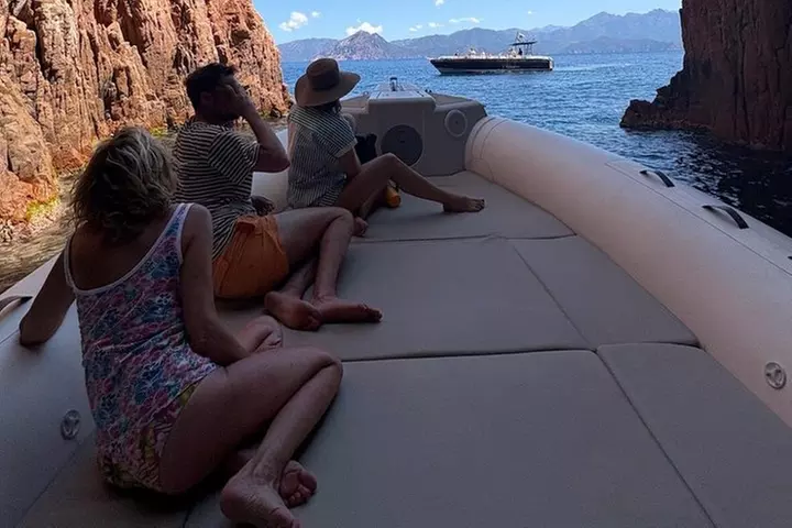 excursion demi-journée /snorkeling calanques de piana-capo rosso