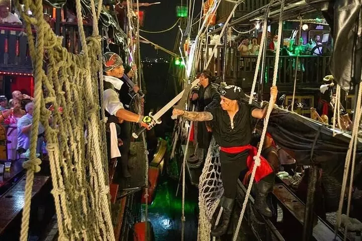 Pirate Galleon in Cancún 2X1 - Pirate Show & Dinner with Open Bar