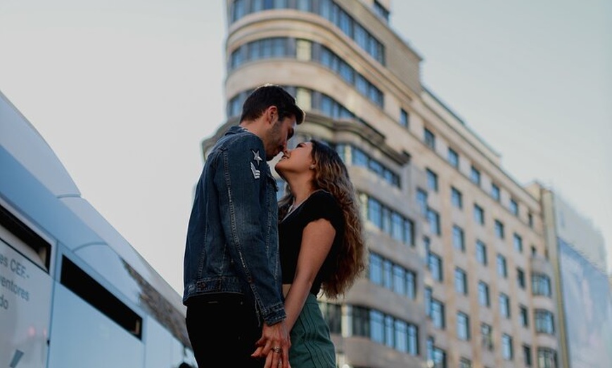 Image 3: Sesión de fotos en pareja & tour fotográfico, Madrid