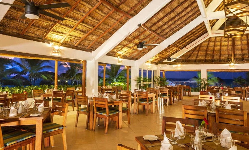 Image 13: ✈ MESSICO | Cancún - Krystal Cancún 4*, 5 notti - Piscina esterna