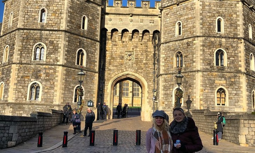 Image 3: Half Day Tour to Windsor castle By Private Executive Car