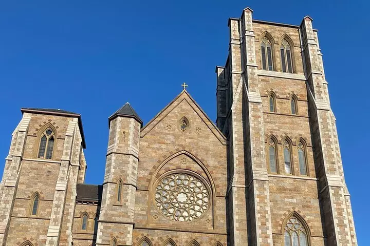 Bites & Brownstones: A Food Lover's Tour of Boston's Local Gems