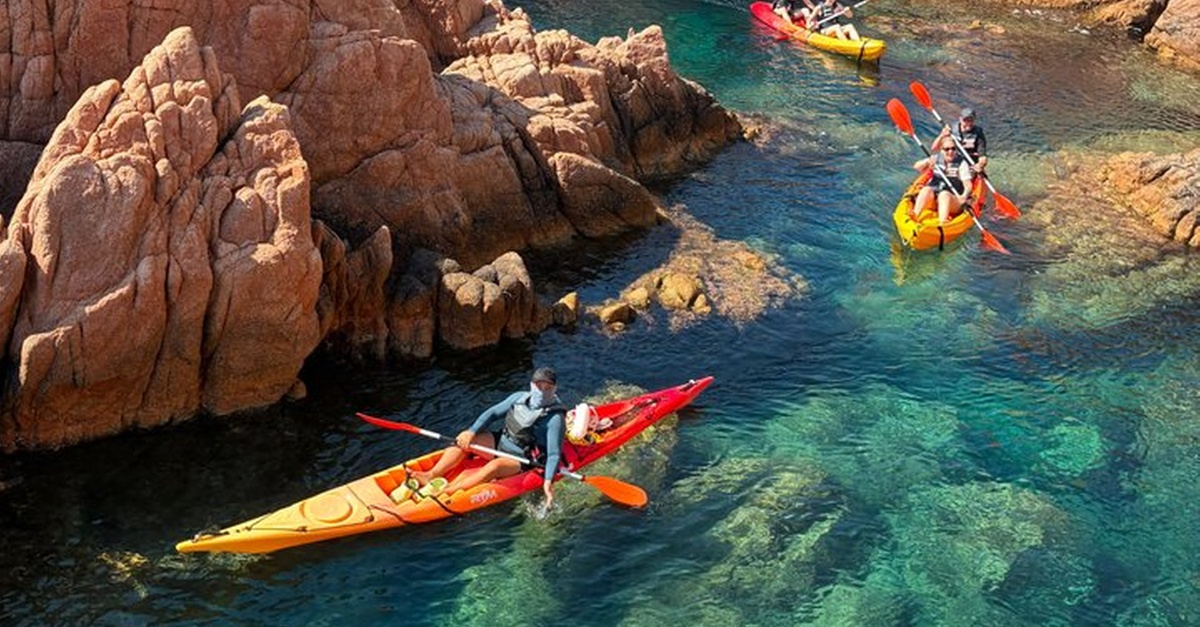 Actividad de kayak y snorkel en la Costa Brava desde Barcelona