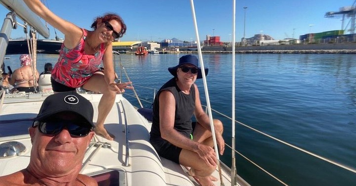 Paseo en velero por el mar Mediterráneo en Alicante