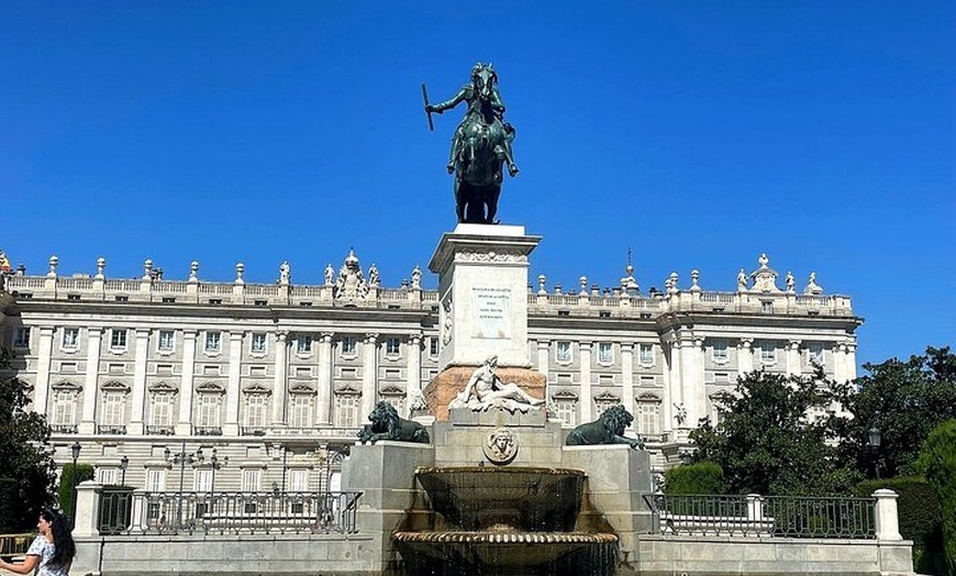 Image 48: Visita guiada a pie exclusiva guiada por la Ciudad Vieja de Madrid