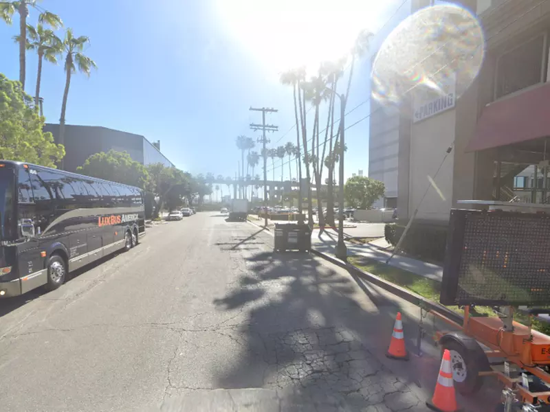 Parking at QuikPark LAX Garage - Primary Image
