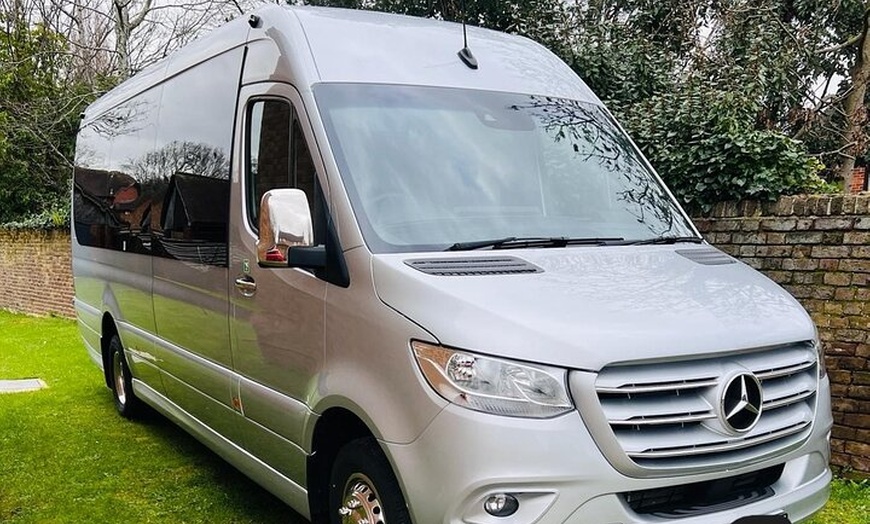 Image 9: Transfer from Gatwick Airport to London