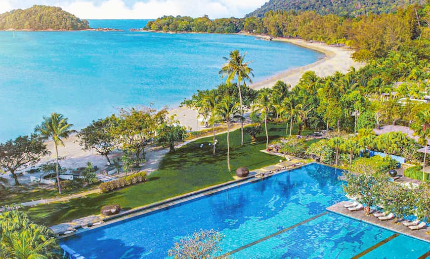 Image 1: ✈ MALESIA | - The Danna Langkawi Resort & Beach Villas 5* - Spa
