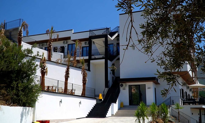 Image 9: ✈ ALBANIE | Vlore - Cayo Exclusive Hotel 4* - Bord de mer