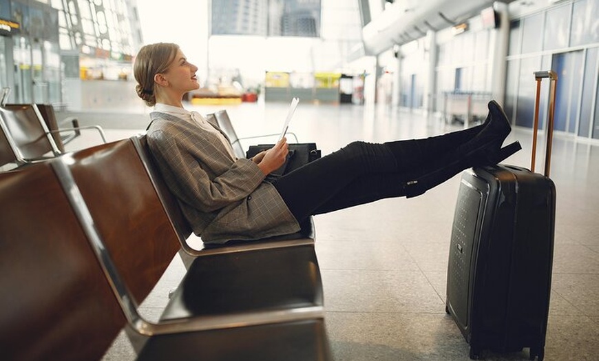 Image 7: Transfer To or From London Heathrow Airport to Bath