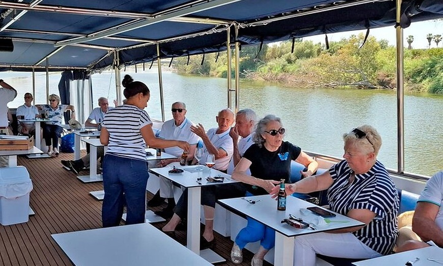 Image 2: Sevilla : Crucero por el río Guadalquivir con almuerzo o cena