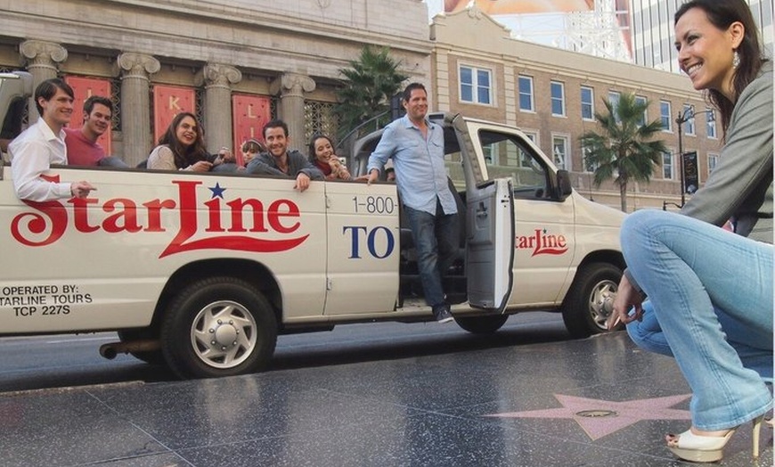 Image 5: Celebrity Homes Tour & Hop-on Hop-off Bus Package