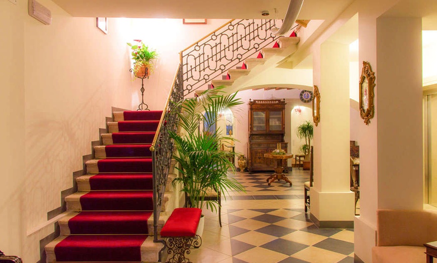Image 3: ✈ ITALIE | Venise - Tour en gondole & hôtel Sant'Antonin 3* - Activ...