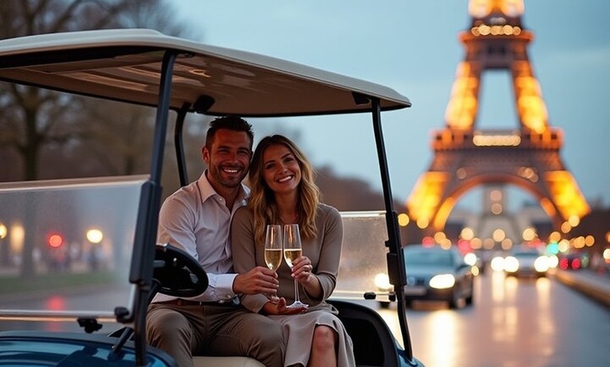 Image 2: Paris by Night Visite privée de 2 heures en voiturette de golf