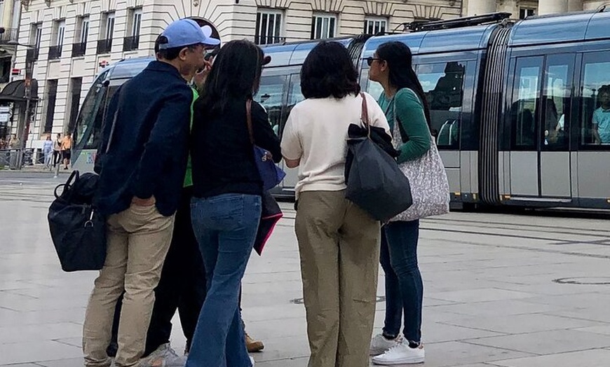 Image 8: Bordeaux Visite guidée à pied en petit groupe