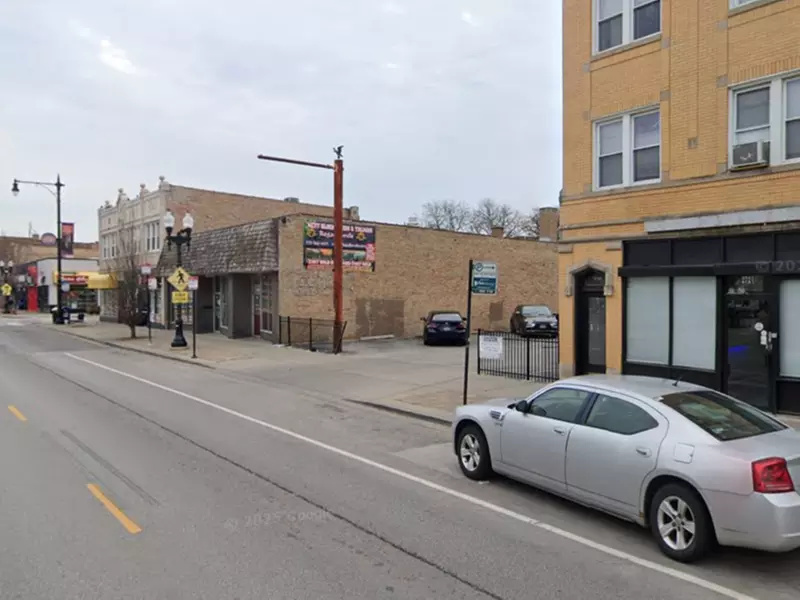 Parking at 2713 W. Devon Ave. Lot