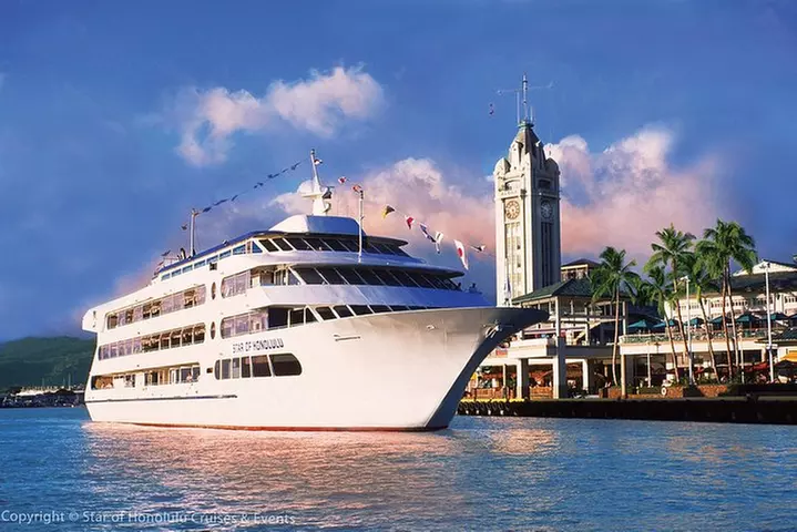 Honolulu: Pacific Star Sunset Dinner Cruise and Show