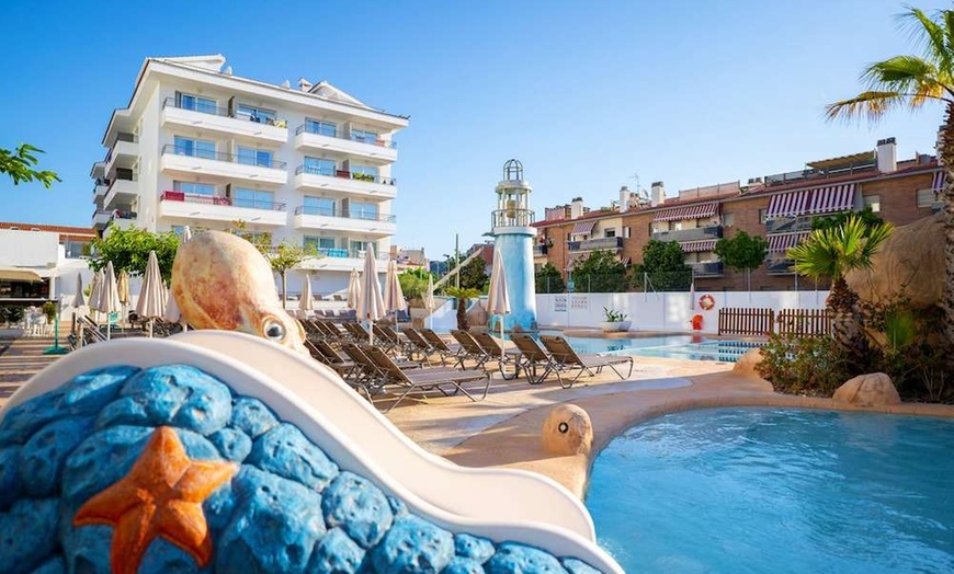 Image 34: ✈ COSTA BARCELONA | Pineda de Mar - Hotel Pineda Splash 4* - Baseny