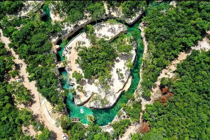 Cenotes Casa Tortuga with Tulum Ruins Day Trip