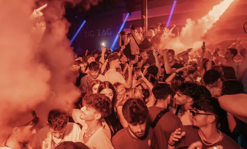 Image 7: Magaluf 3 x discoteca y piscina Party Pass