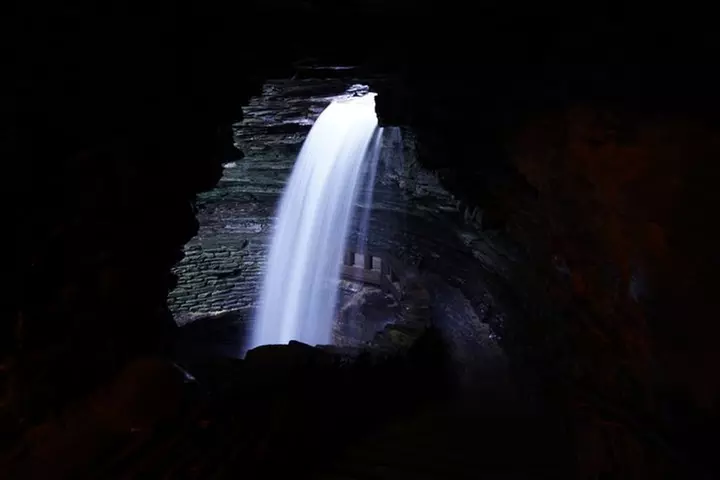 2-Day Best of Niagara Falls, Corning, Finger Lakes Tour from NYC