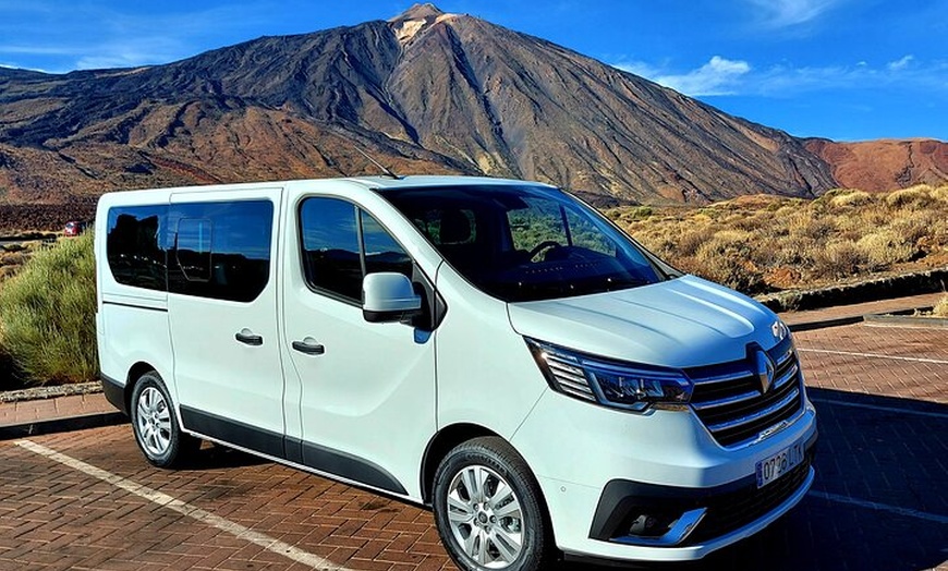 Image 12: Parque Nacional Teide con furgoneta